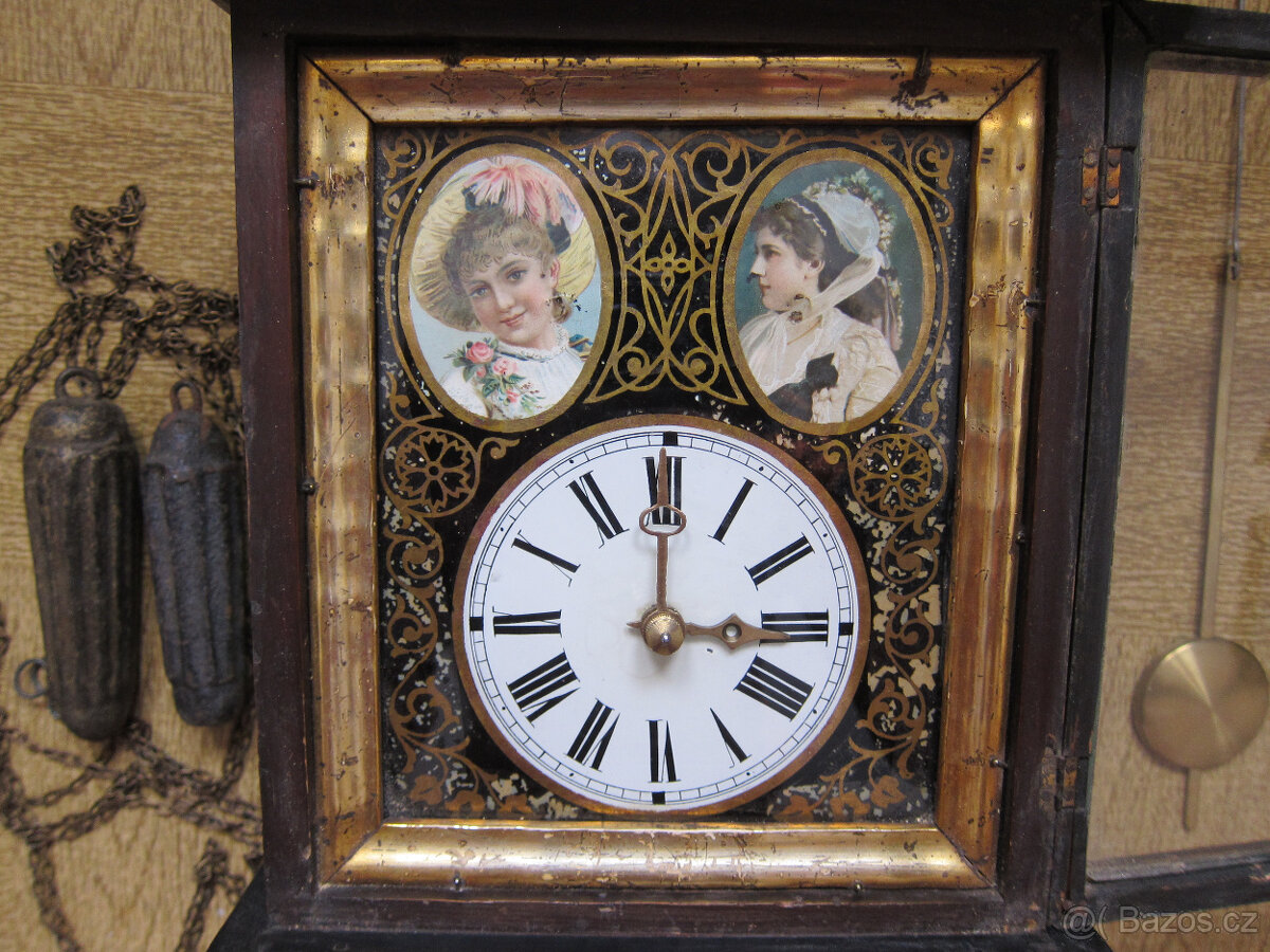 NÁSTĚNNÉ HODINY S PODMALBOU