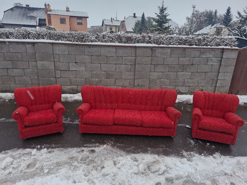 Krasny retro set gauc a kresla