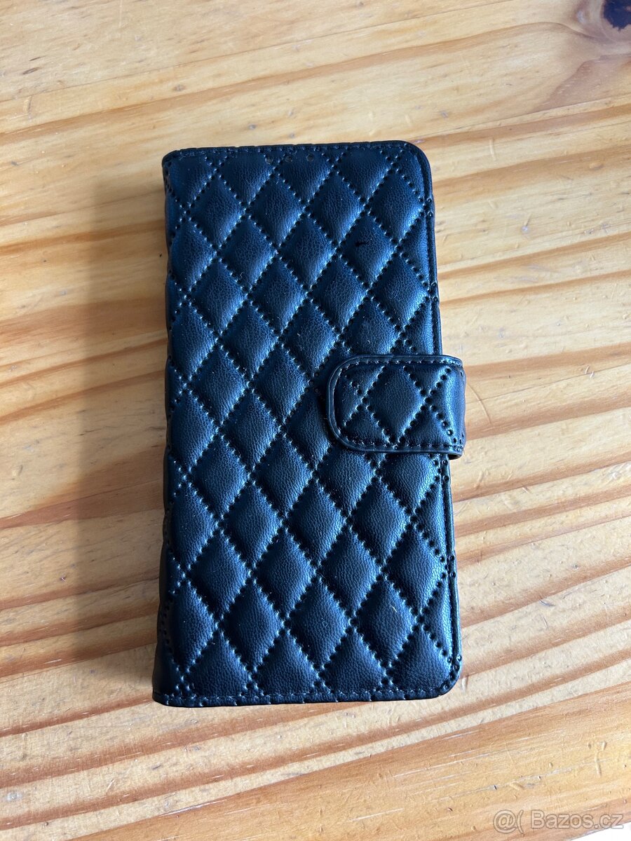 Zavírací kryt na iPhone 14