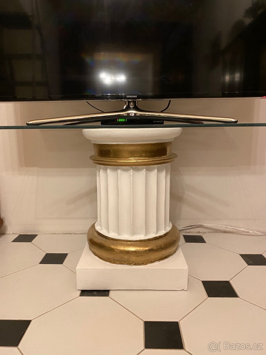 Betonové vázy, květináče, sloupy, podstavce, stolky TV