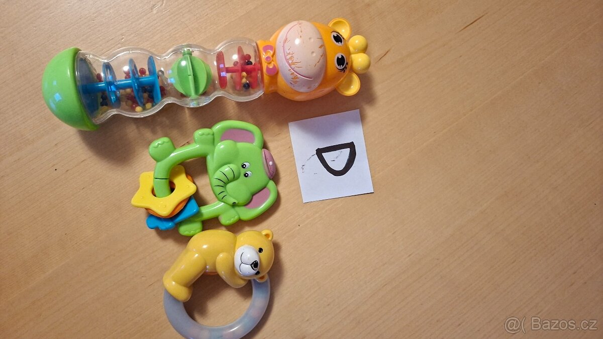D - sada chrastítko, kousátko, žirafa