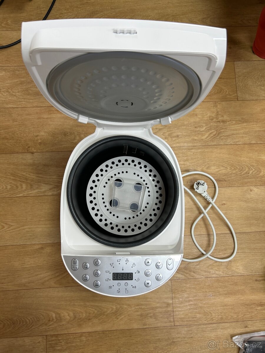 Multifunkční hrnec Philips HD4713/40 MultiCooker