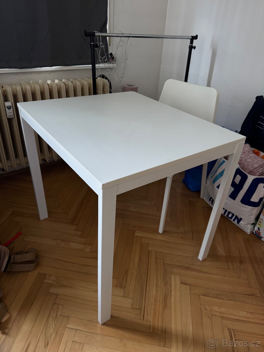 Rozkládací stůl VIHALS