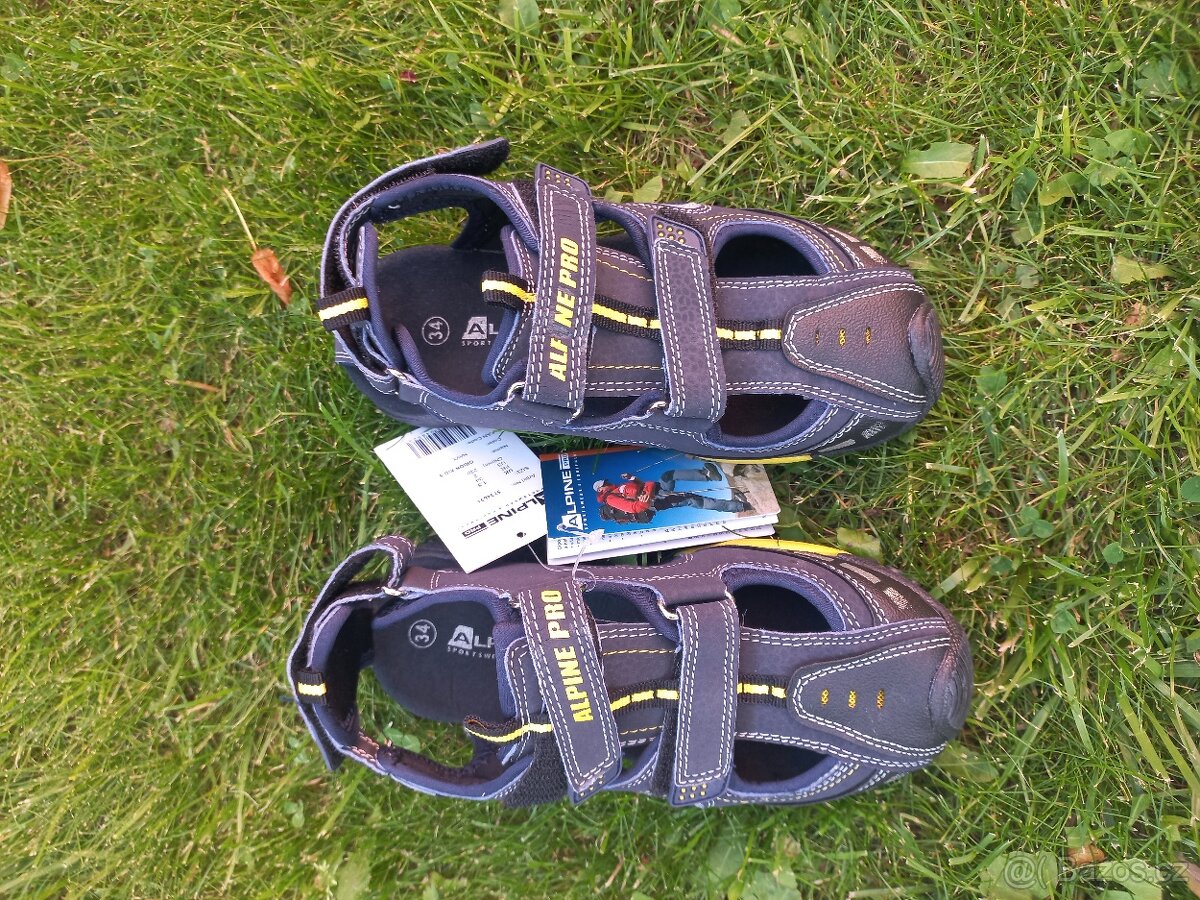 Nové sandály Alpine pro
