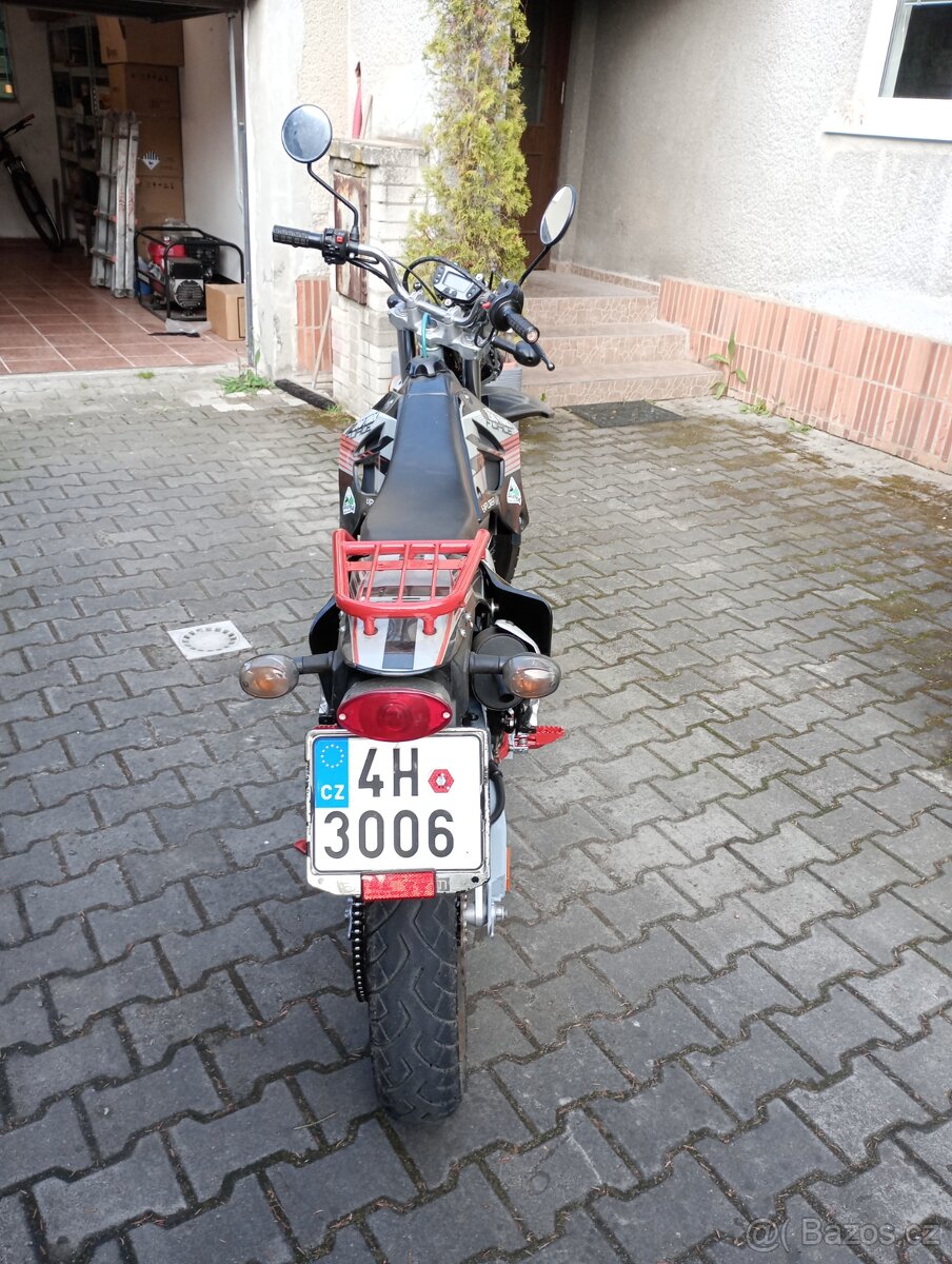 Motocykl Explorer 50