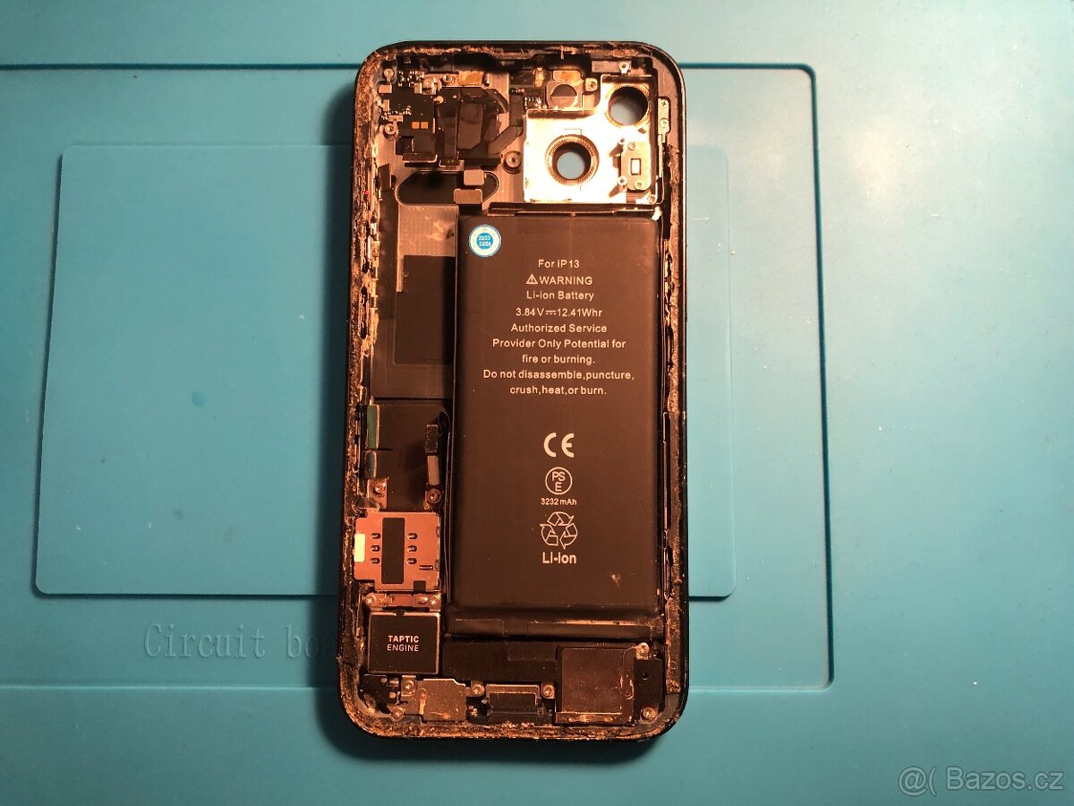 iPhone 13 housing ( poškozený / original )