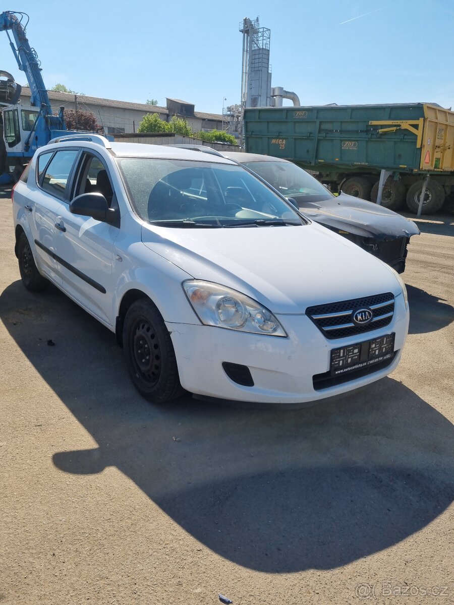 Kia Ceed 2008 - Náhradní díly.
