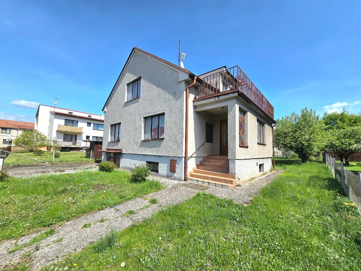 Prodej, rodinný dům, 713 m2, Černožice, okres Hradec Králové