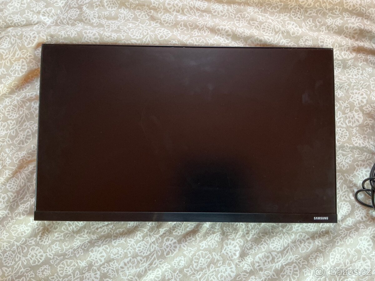 SAMSUNG MONITOR F24T350 + držák monitoru ALZA