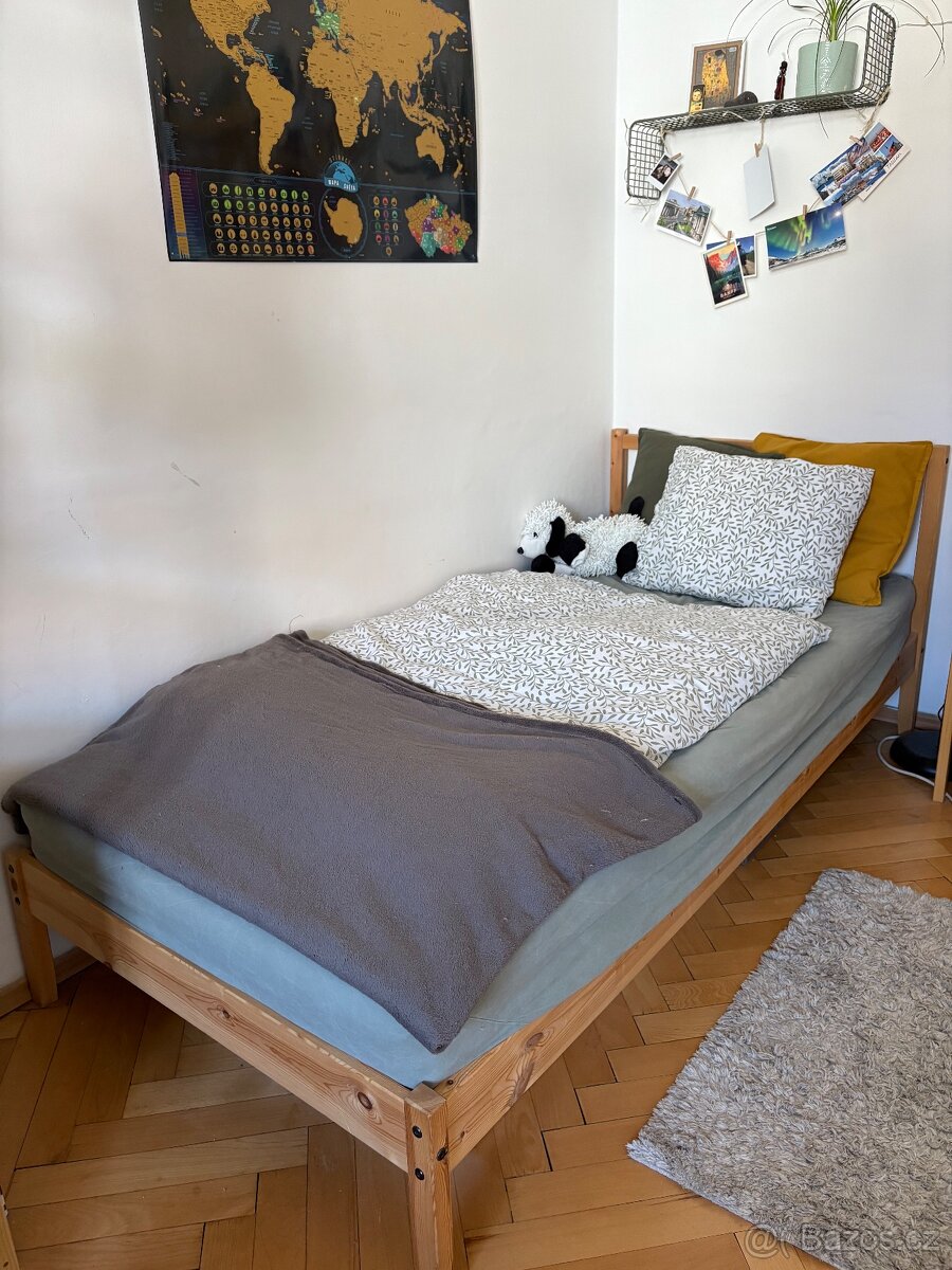 Dřevěná postel IKEA 90x200 s matrací