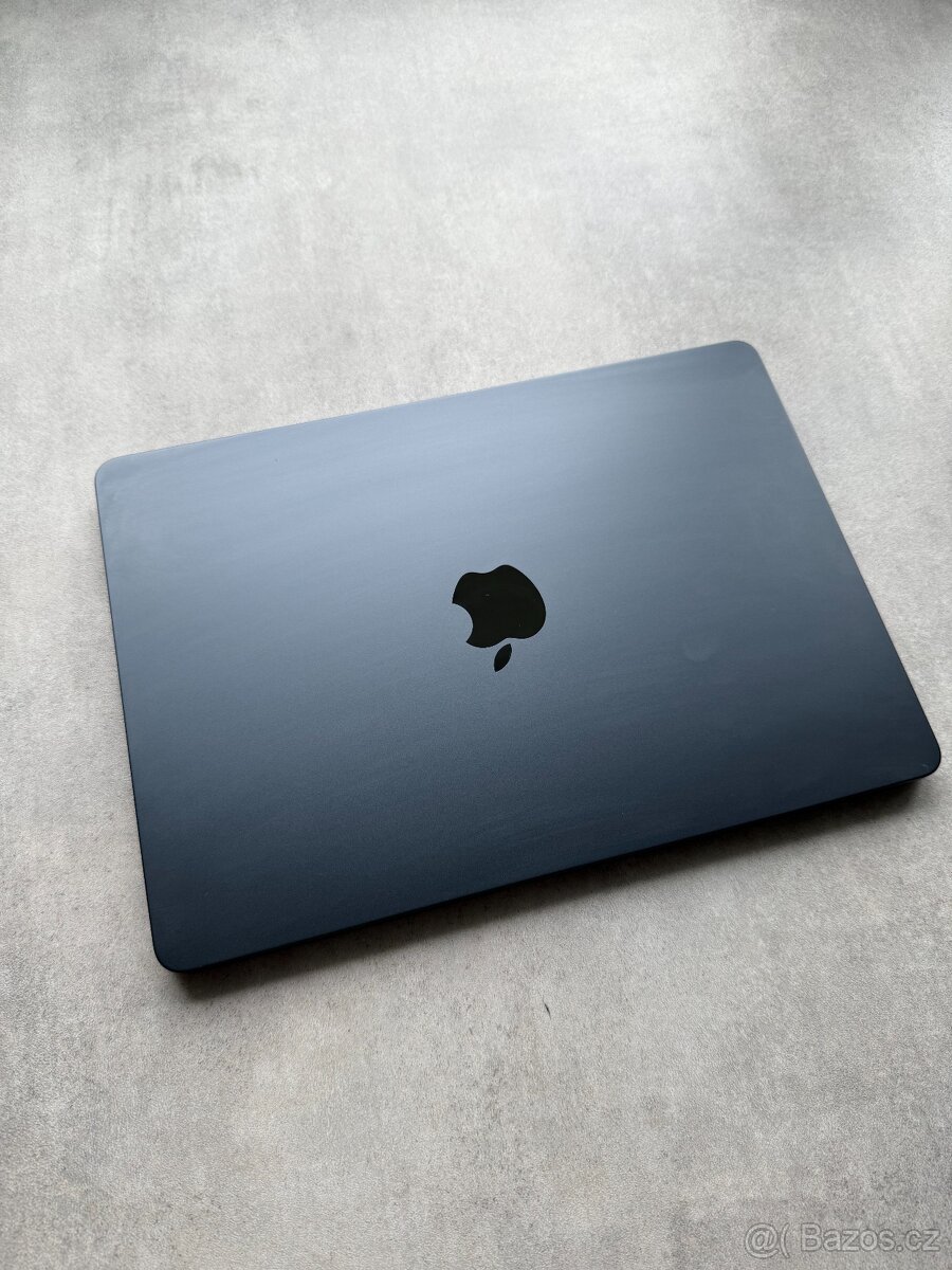 Apple MacBook Air 13”, M2 / 8GB / 256GB / temně inkous