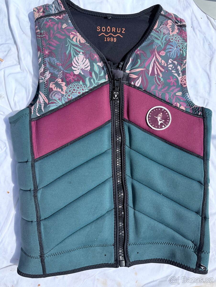 Wakeboard Vesta dámská Soroz S