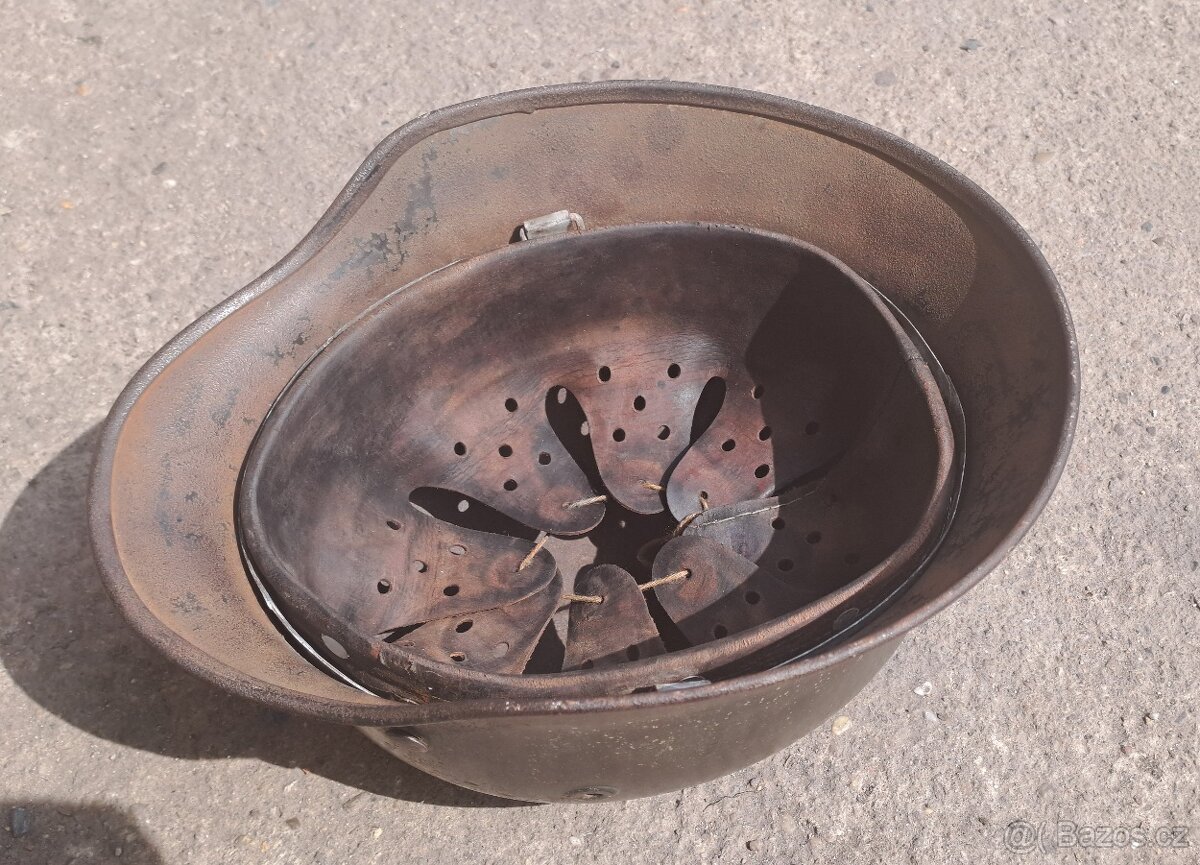 Německa helma M40 vel 64 původní barva