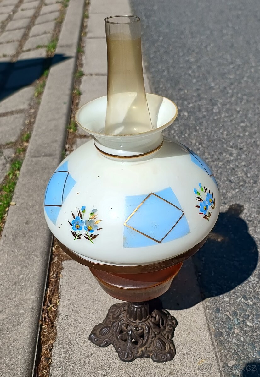 Prodám petrolejovou lampu