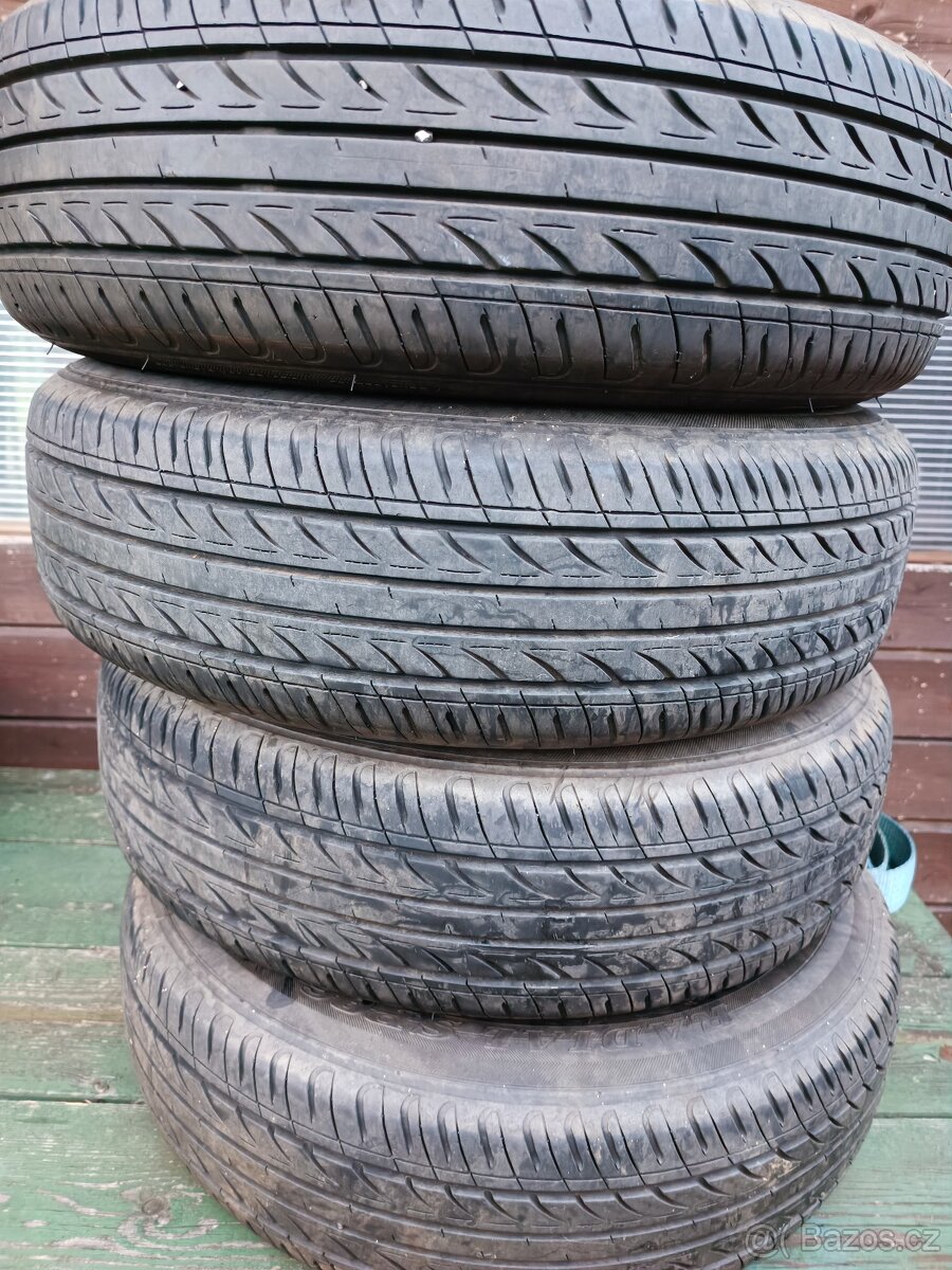 Pneumatiky 165/70/14 rozteč kol 5 x 100