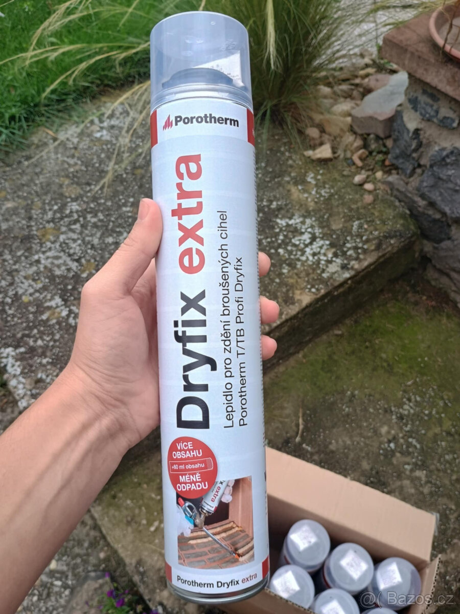 Pěna zdicí Porotherm Dryfix 810 ml