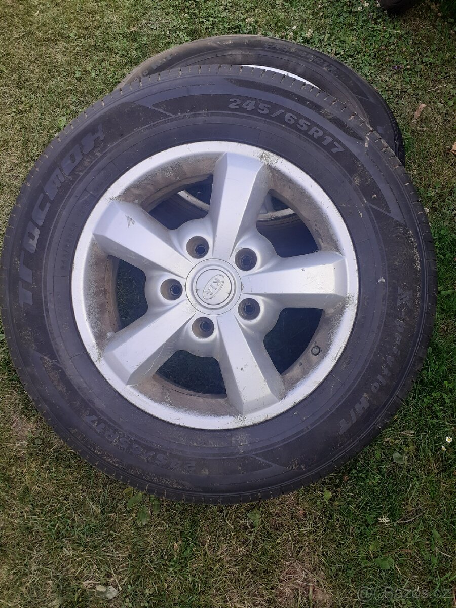 Kola na Kia Sorento 245/65R17