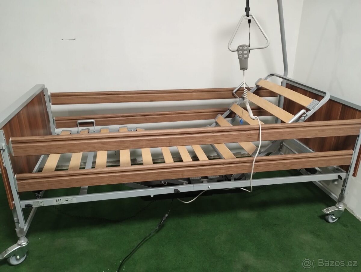 Elektrická polohovací posteI OTTO BOCK v záruce