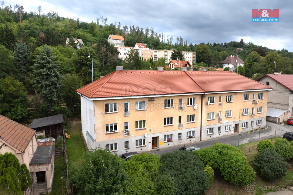 Prodej bytu 4+1 v Nižboru, 86 m², ul. Pod Nádražím