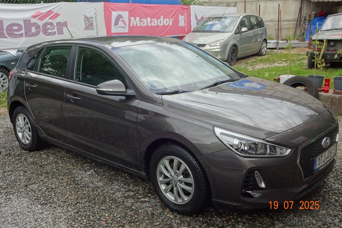 HYUNDAI i30 hatchback