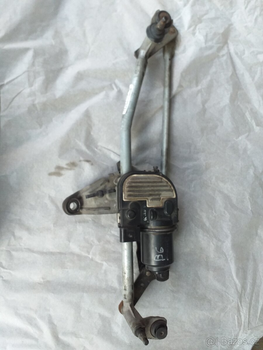VW Passat B6 motor stěračů.