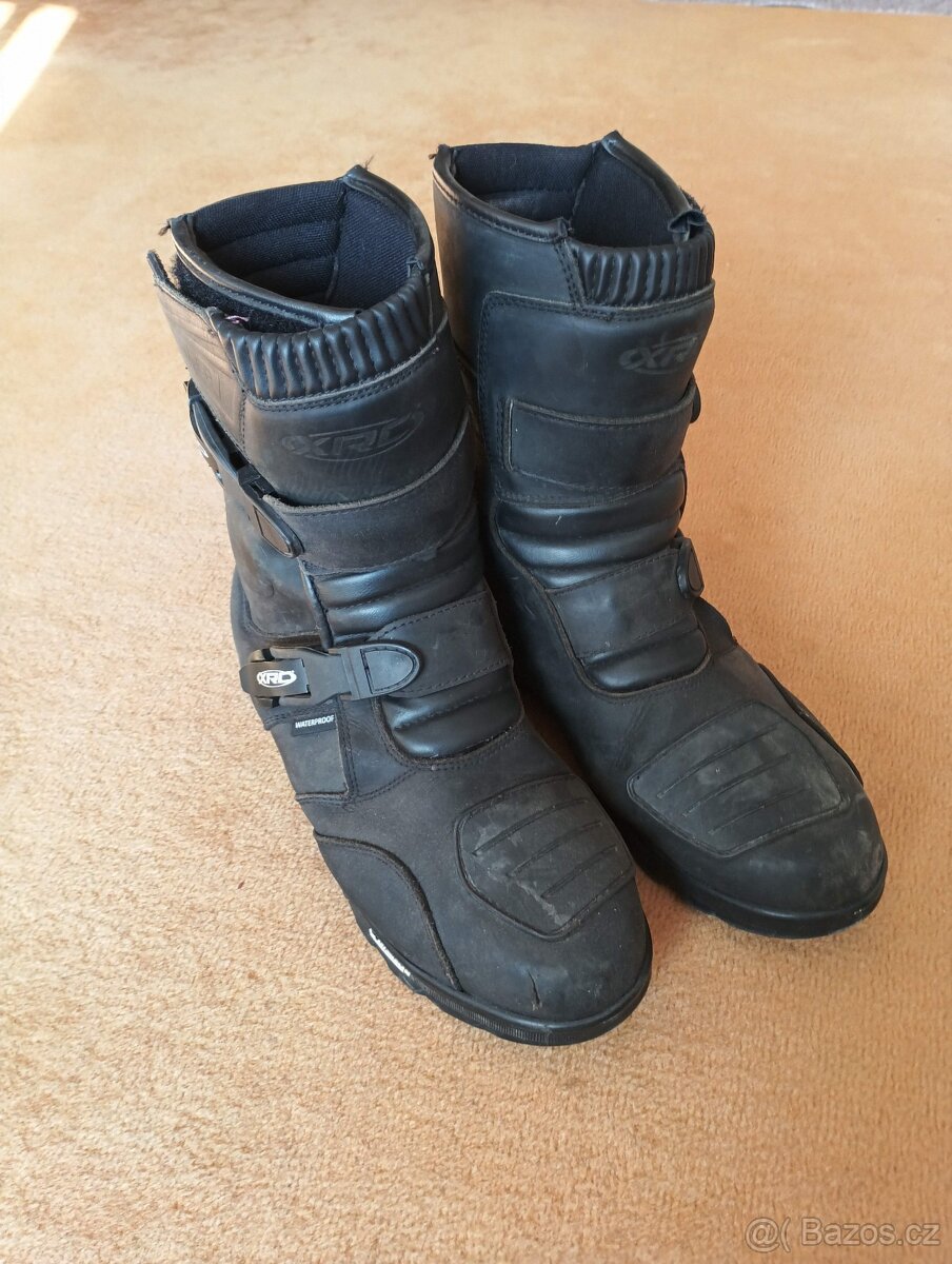 Boty na motorku 43