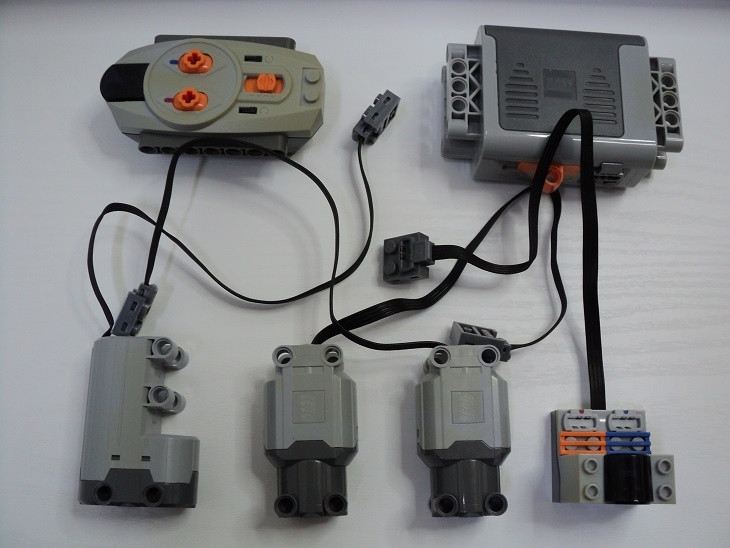 Lego Technic motorová sada ze setu 9398