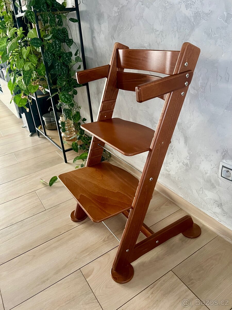 Rostoucí židle Jitro - ořech