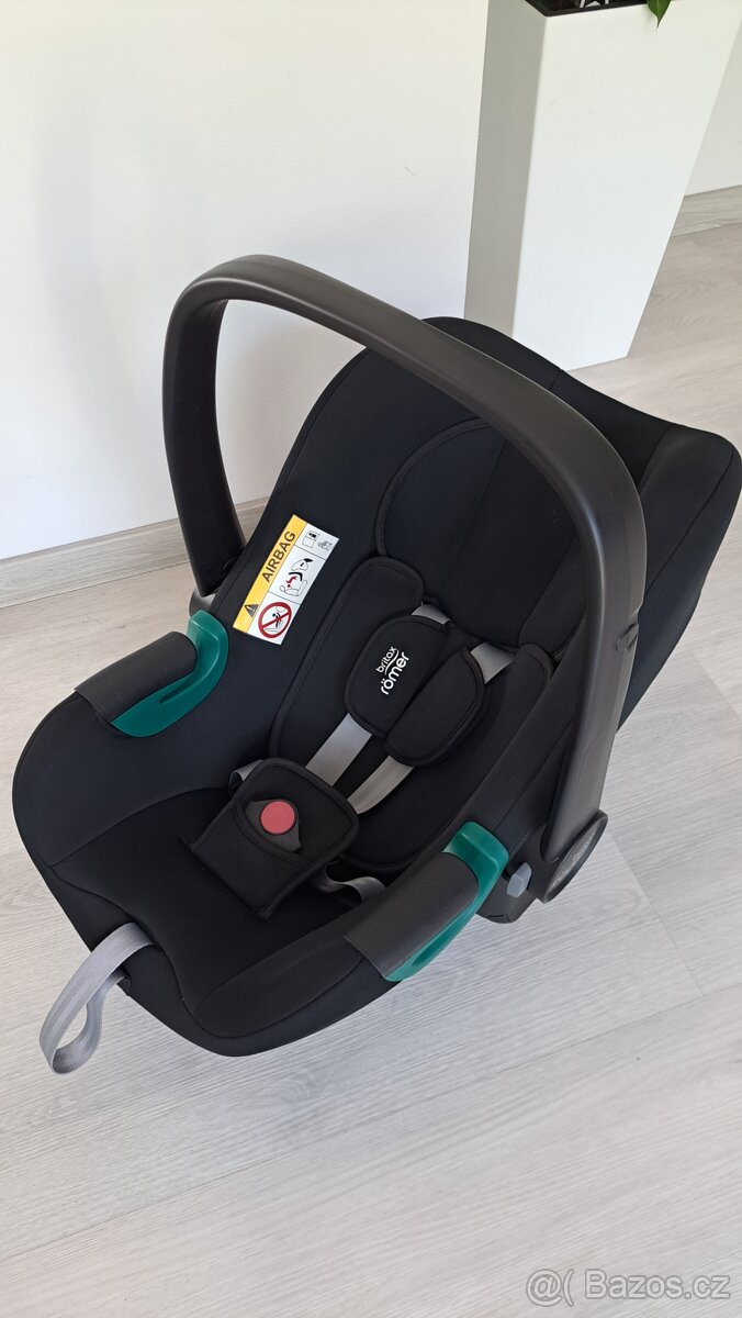 BRITAX RÖMER BABY-SAFE 3 i-Size dětská autosedačka.