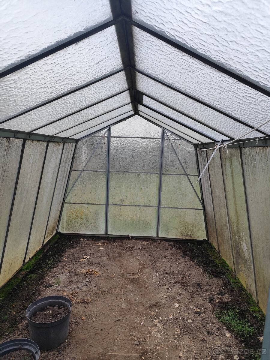 Zahradní skleník levně
