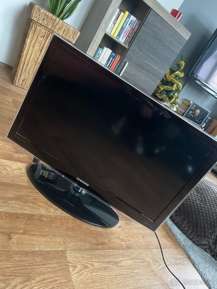 Tv Samsung úhlopříčka 77 cm
