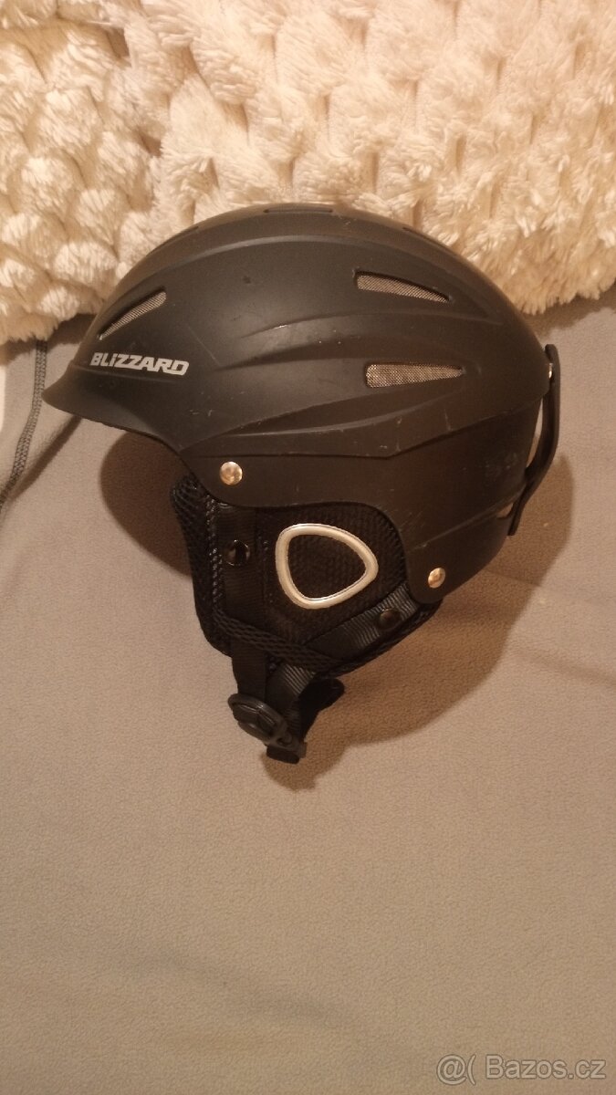 Lyžařská helma dětská