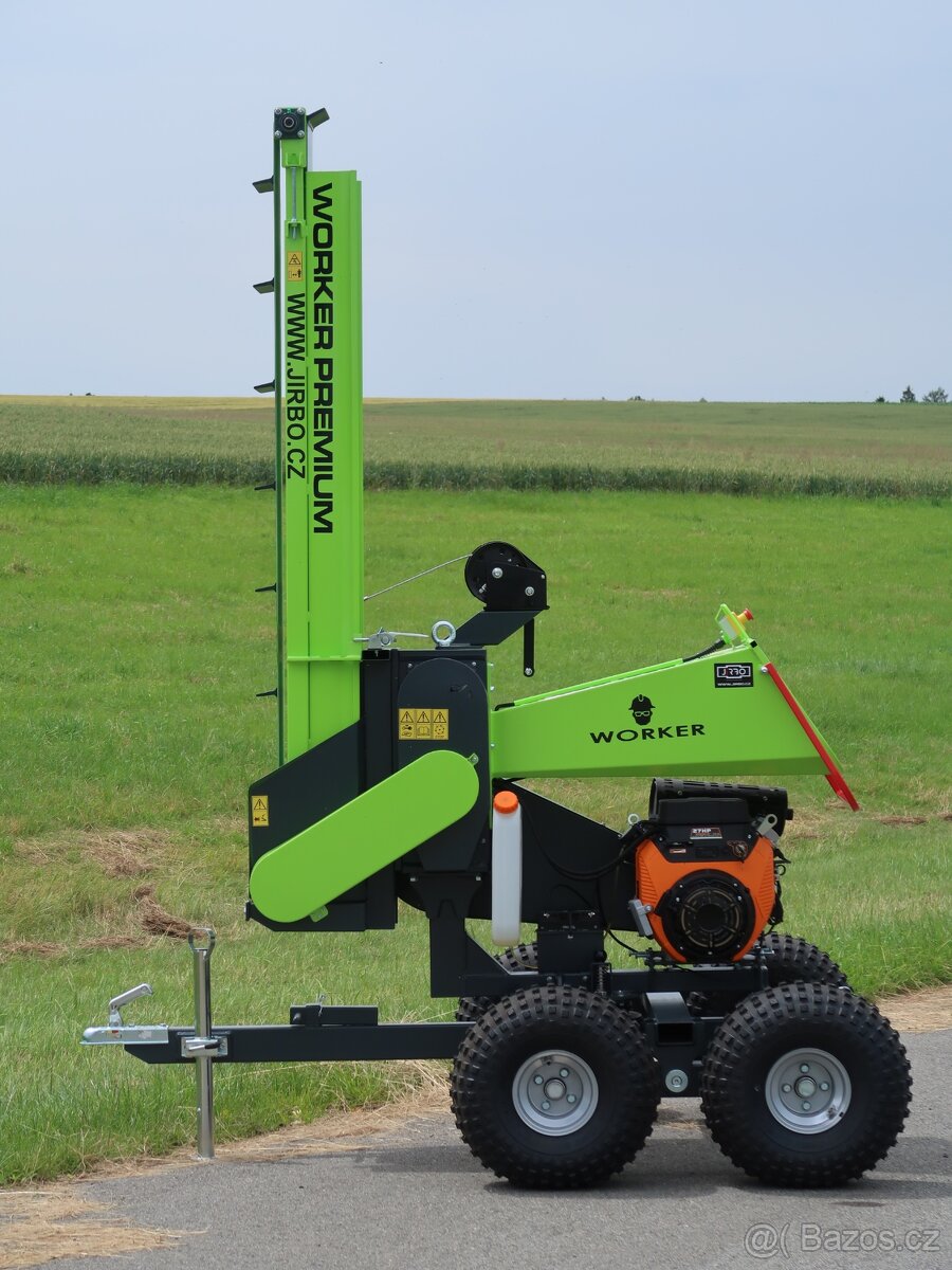 špalíkovač štěpkovač s dopravníkem a spalovacím motem 27HP