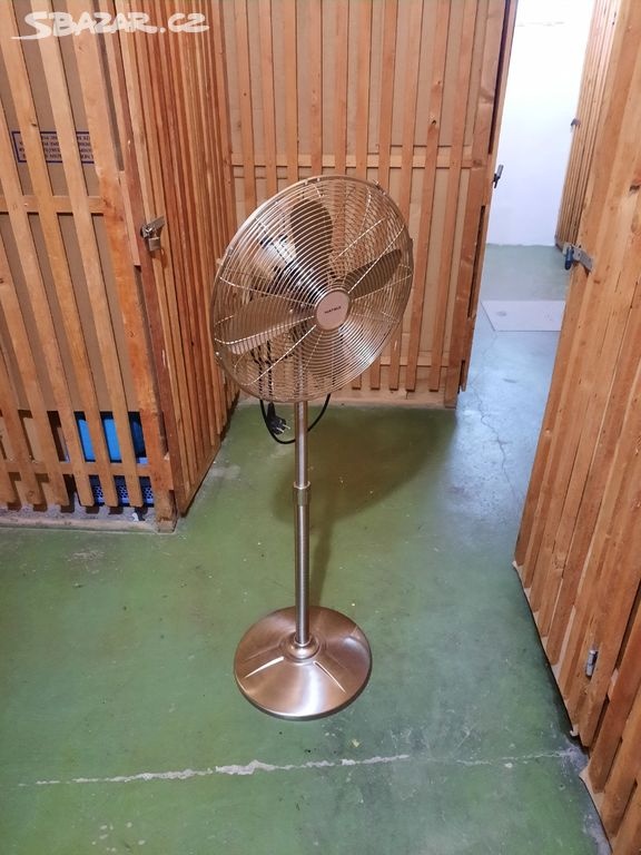 Stojanový ventilátor nerez