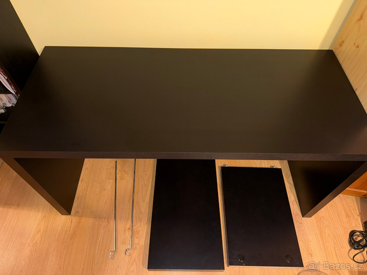 Psací stůl IKEA Malm černý