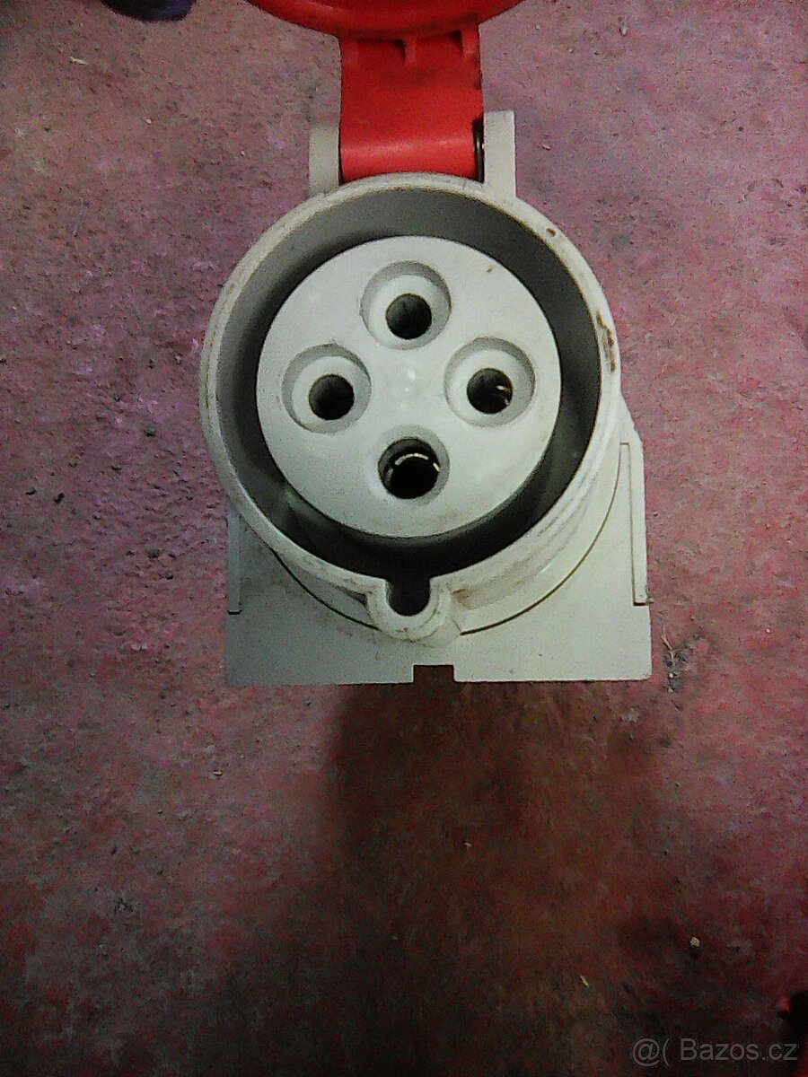 Zástrčka 380V