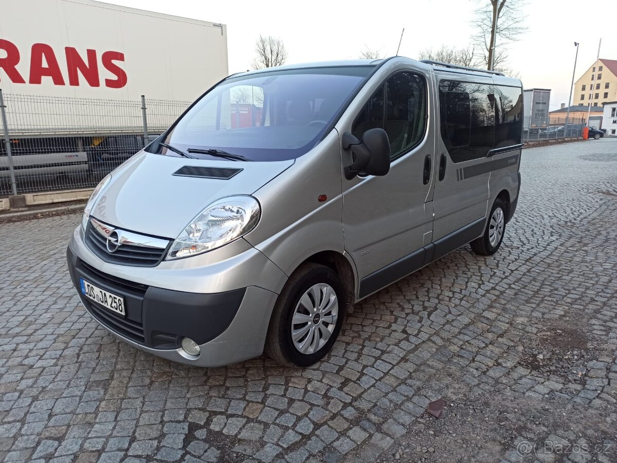 OPEL VIVARO 2.0CDTI 84KW 9 MÍST 2X ŠOUPAČKY R.V.2007