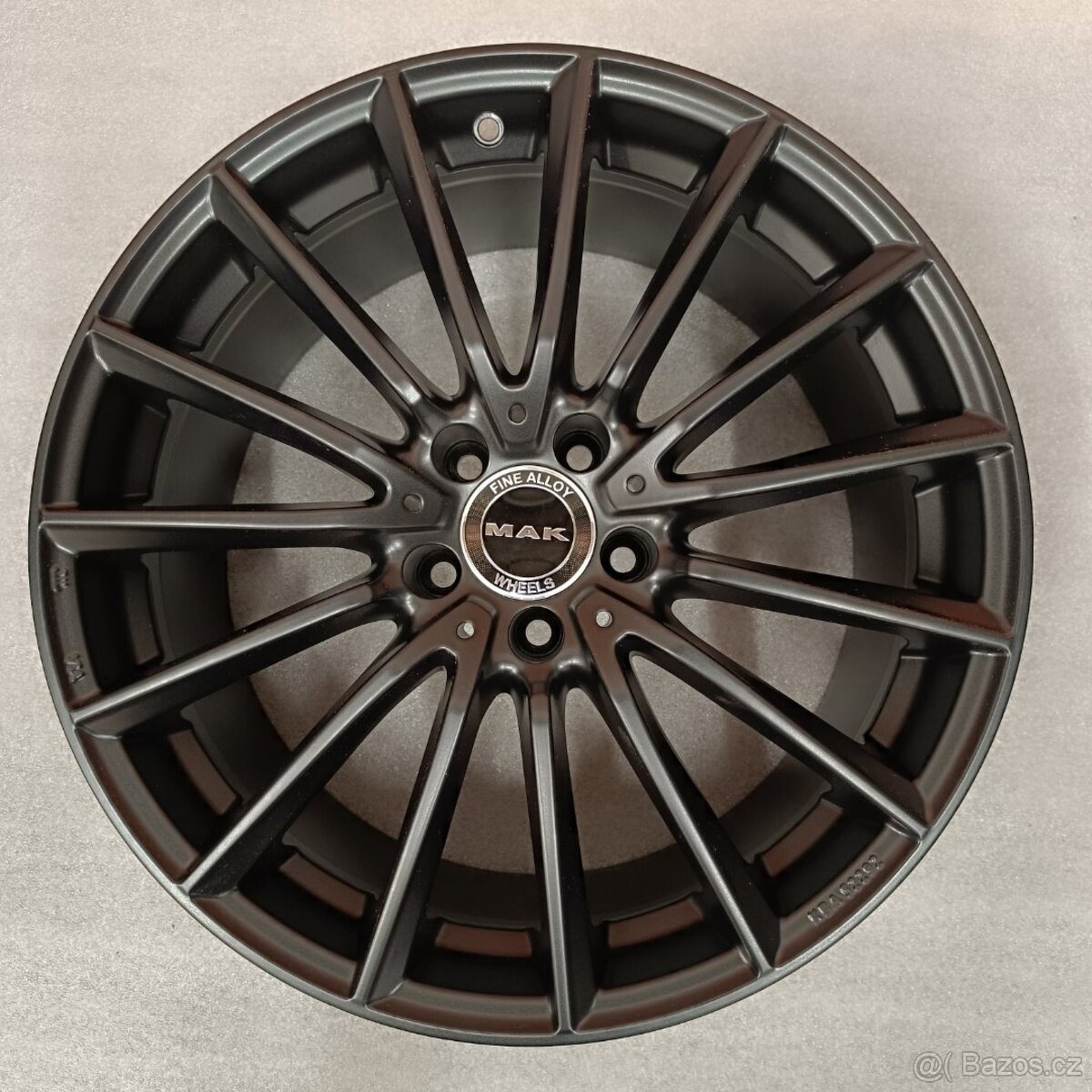 Dvourozměrné disky MAK 8Jx19'' ET38 + 9Jx19'' ET50