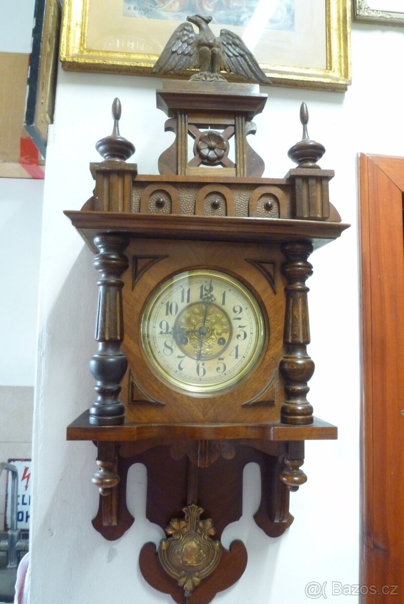 1900 sloupkové hodiny s orlicí Junghans