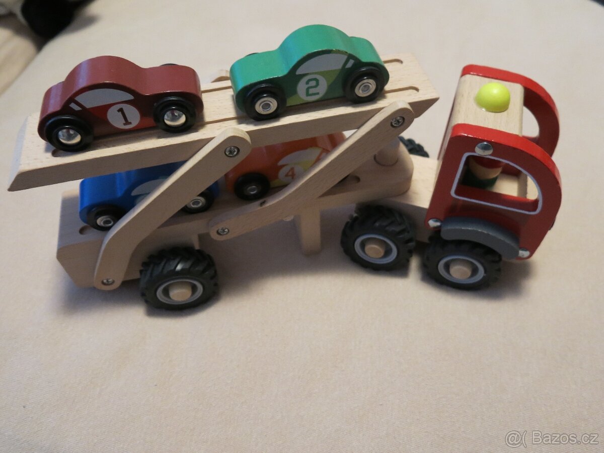 auto tahač dřevěné