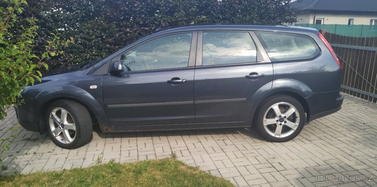 Ford Focus kombi 1.6 TDCi - náhradní díly