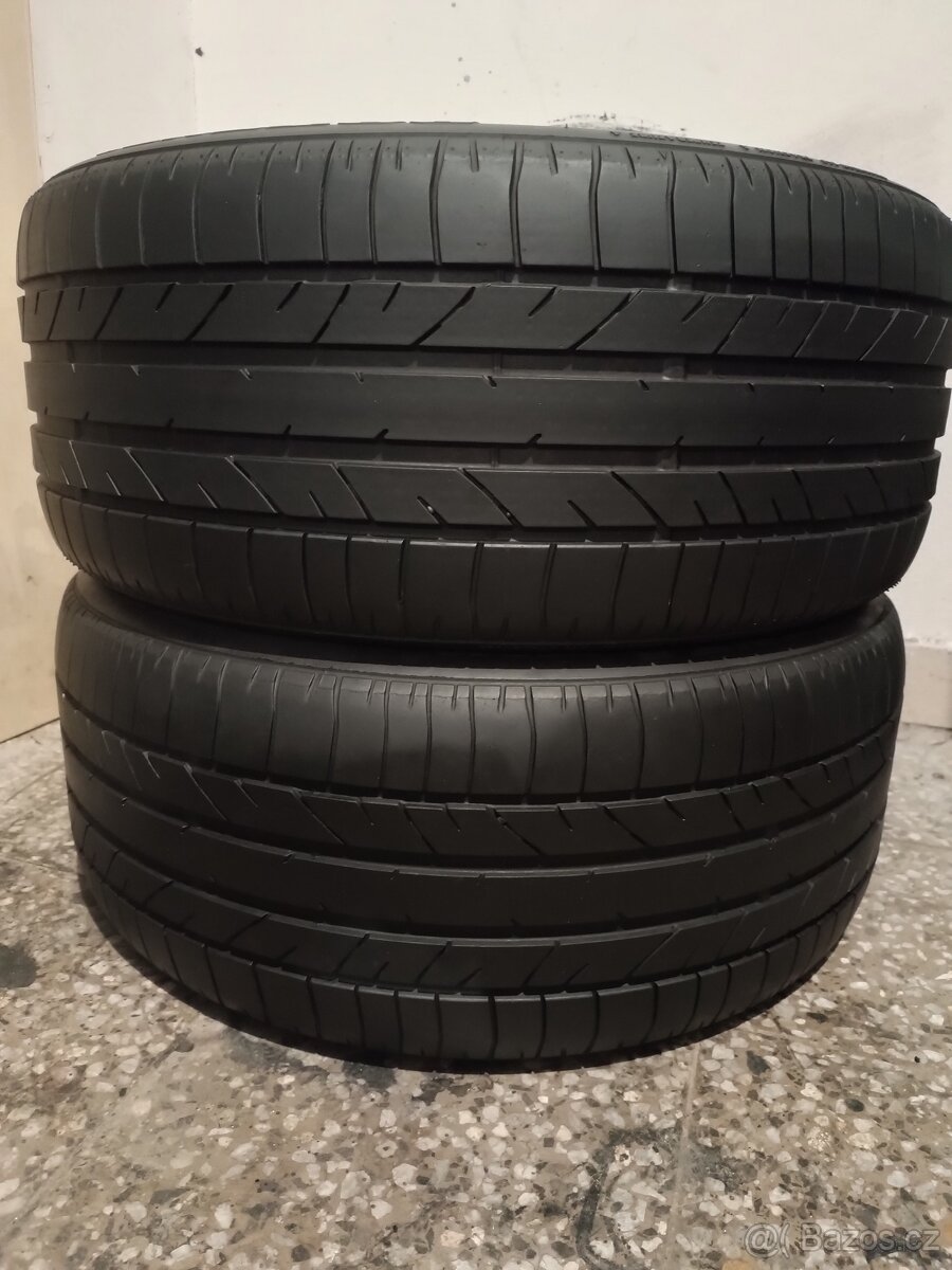 Letní pneu 255/40/19 Bridgestone Potenza RE 040