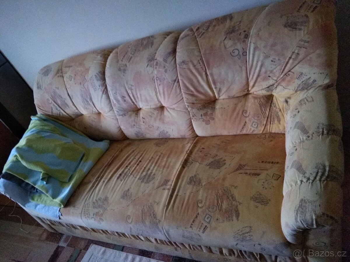 Přenechám za kávu  400 grm.-sedačku + dvě křesla i zvlášt