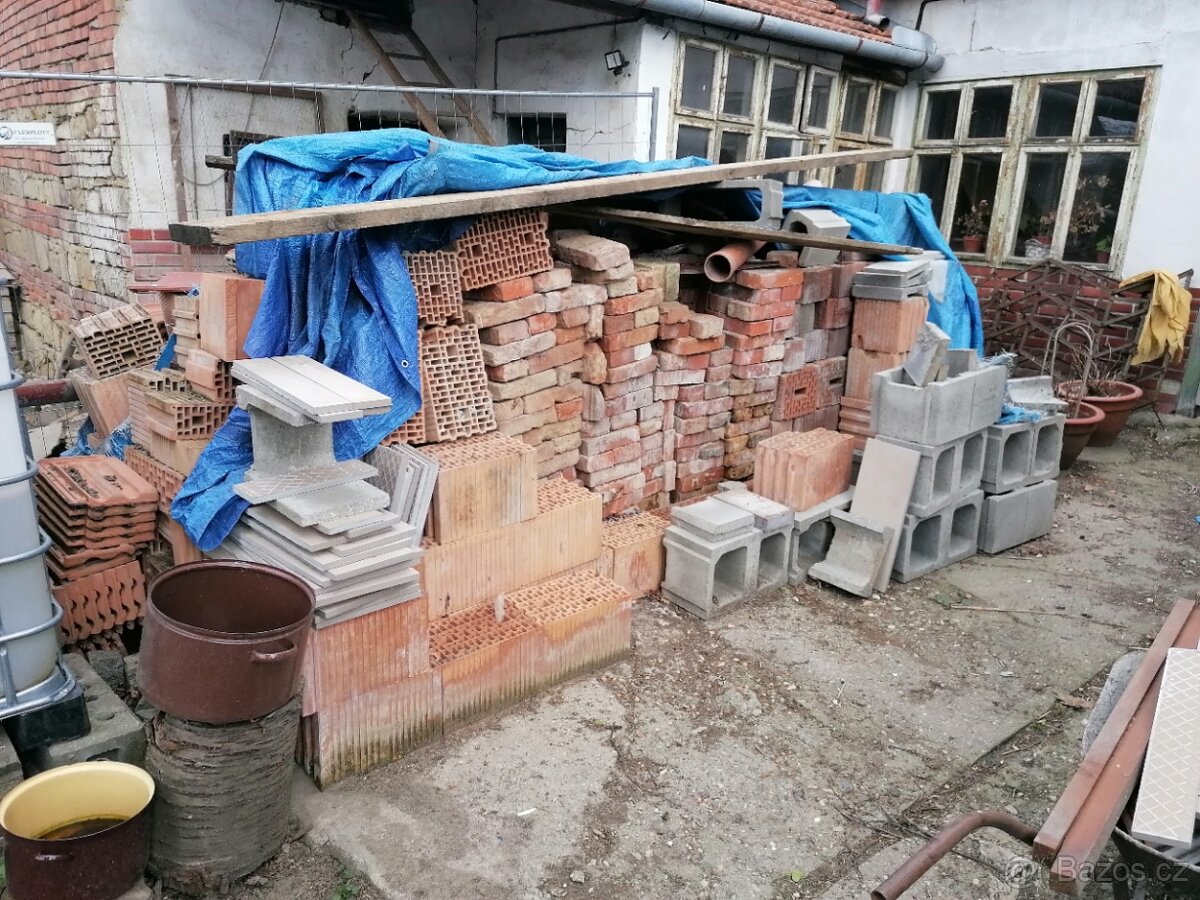 CIHLY - zůstatek LEVNĚ