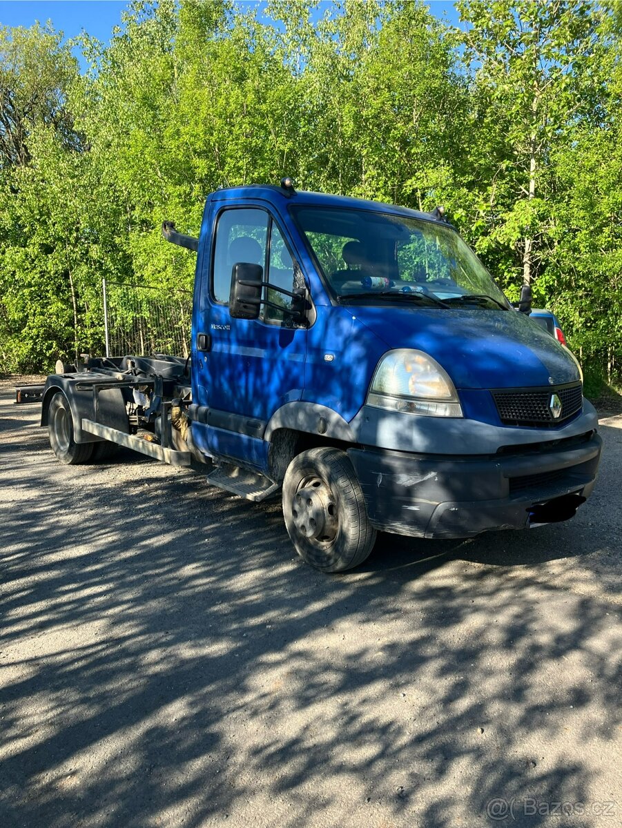 Renault Mascott - nosič kontejneru