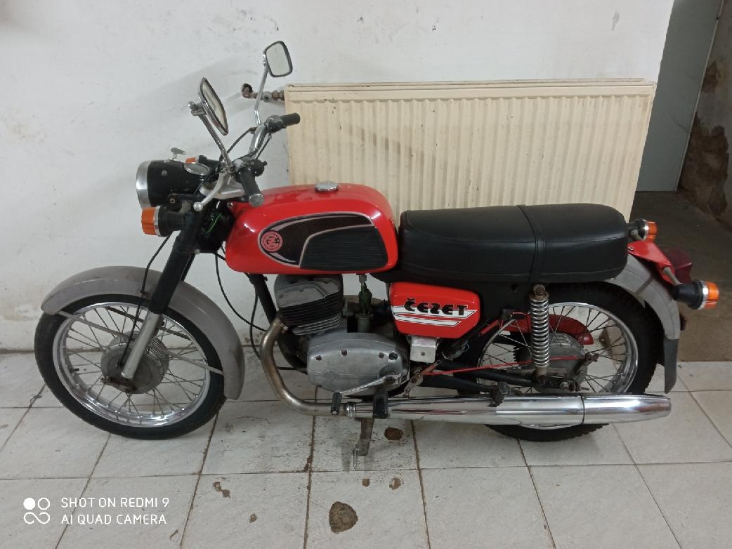 ČZ 125