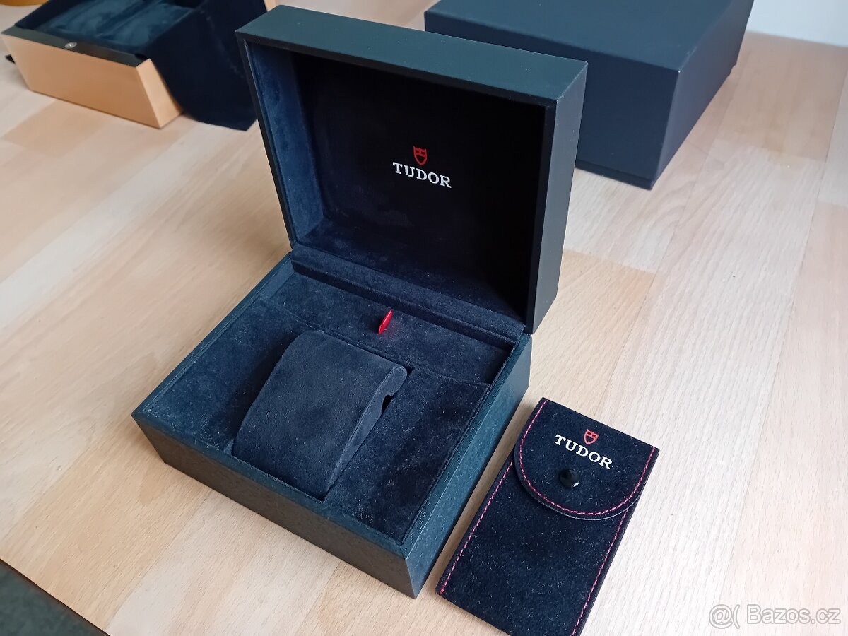 Tudor box + travel box original