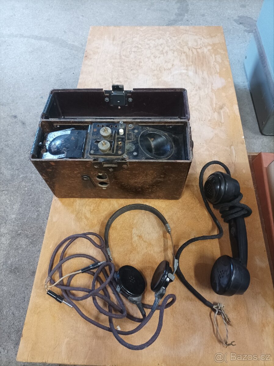 Německý vojenský polní telefon