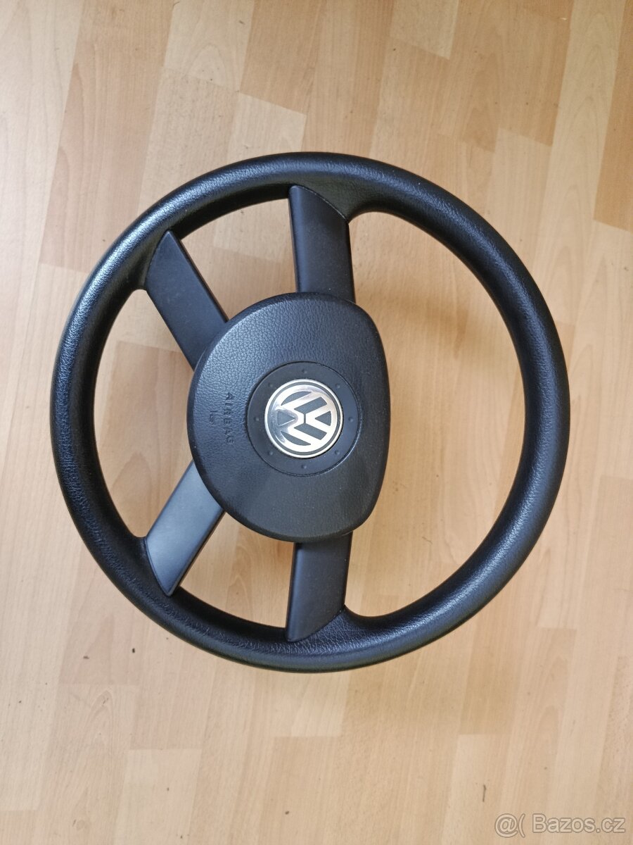 VW Touran Caddy Golf V.... volant včetně airbagu