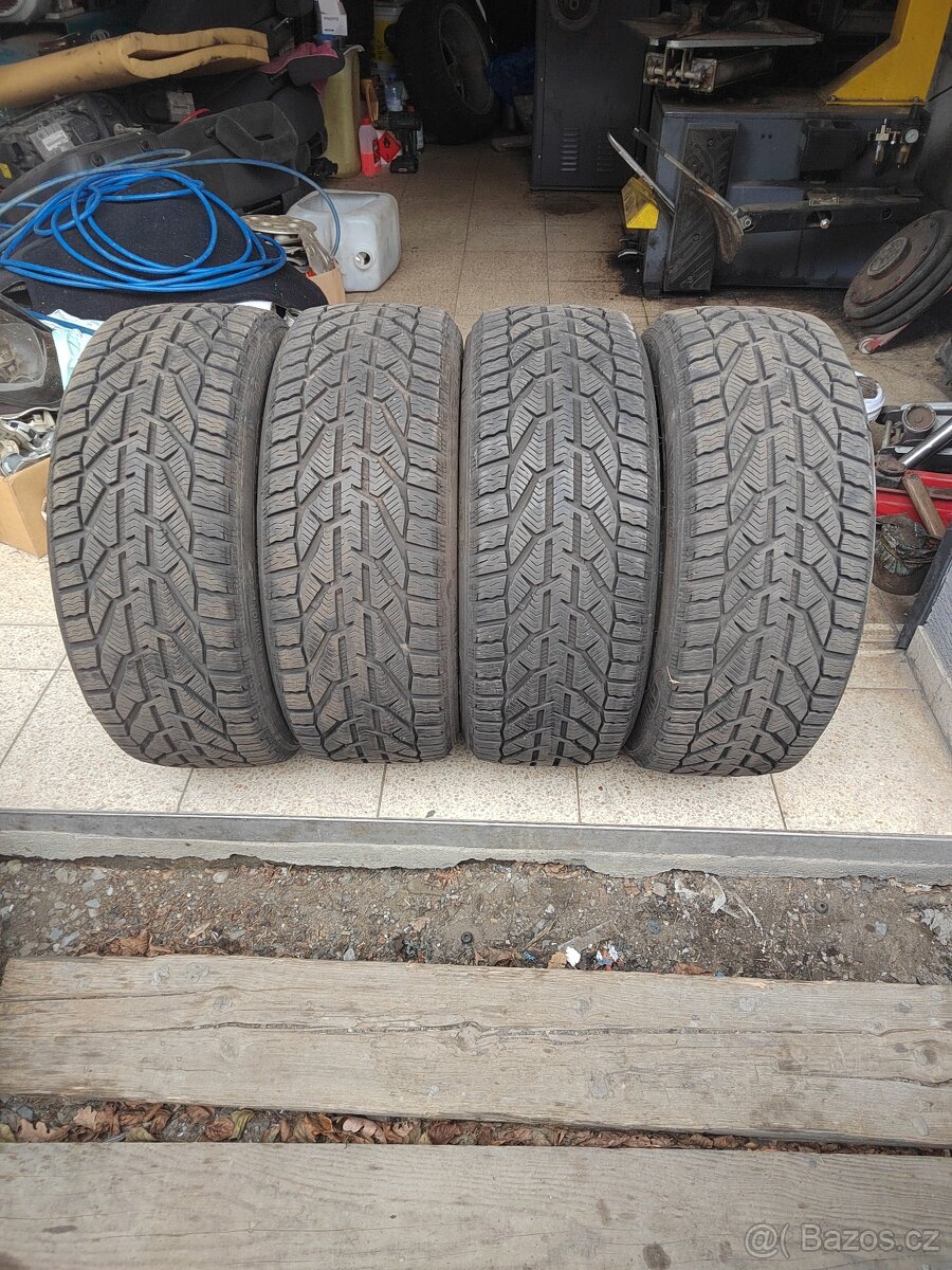 Prodám zánovní zimní pneu 225/45/18 Riken Snow 95V